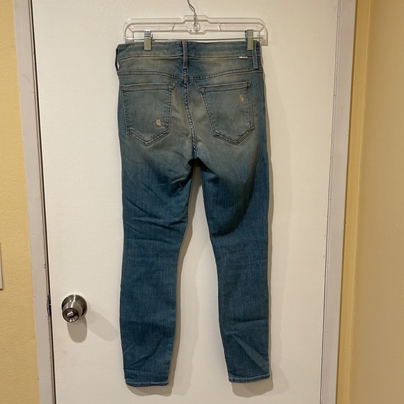 MOTHER The Looker Crop Jean in Shakewell - Picture 5 of 8